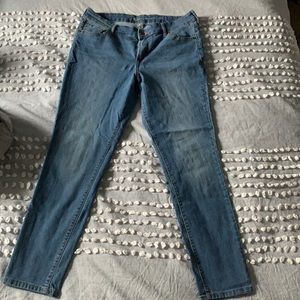 Old navy capris size 10 🌸10for10$🌸